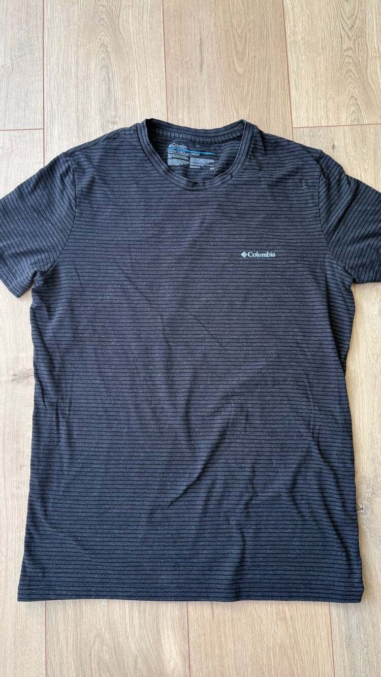 Columbia Striped T-Shirt Size S Black Gray Short Sleeve